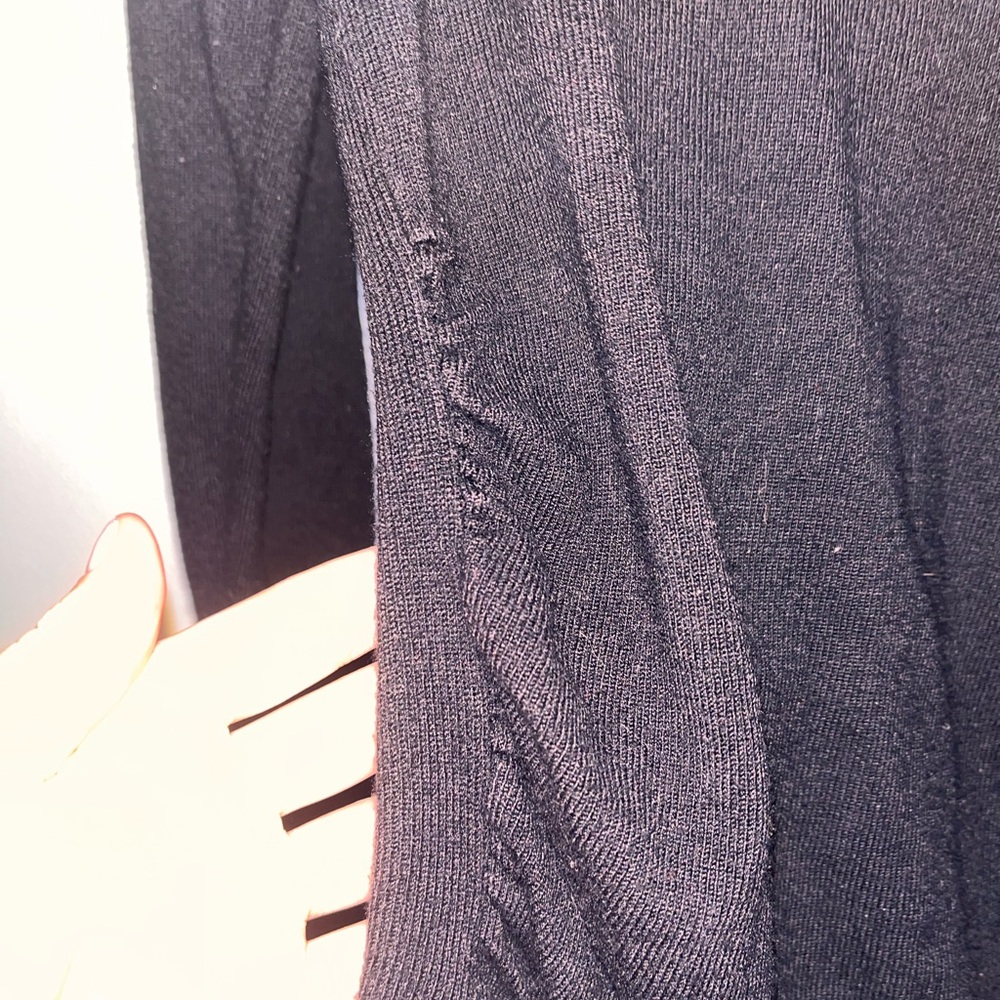 Flattering sweater - Picture 3 of 4